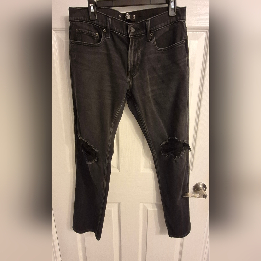 Hollister Men's Black Distressed Slim Straight Jeans
